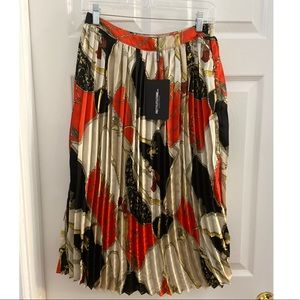 Pretty Little Thing Pleated skirt